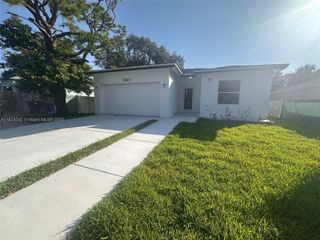2541 NW 9th St, Fort Lauderdale, FL 33311