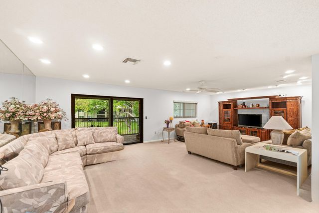 46 Stratford Lane W D, Boynton Beach, FL 33436