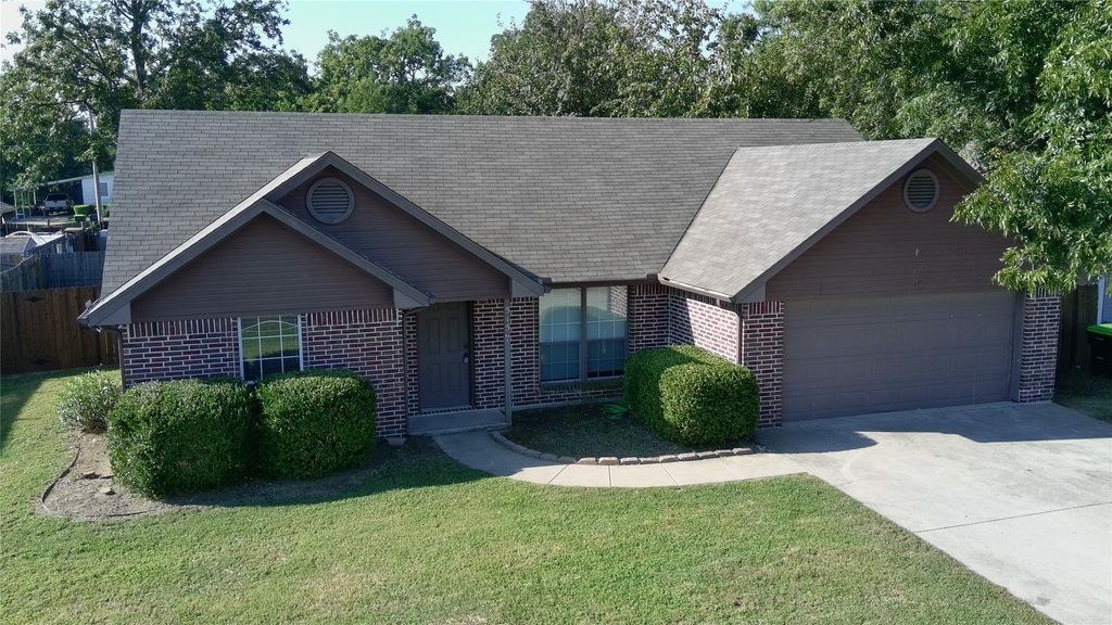 515 E Liberty Street, Pilot Point, TX 76258