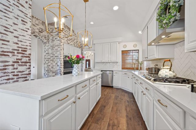 819 Maplewood Falls Court, Houston, TX 77062