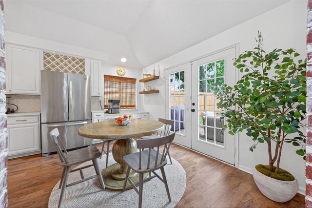 819 Maplewood Falls Court, Houston, TX 77062