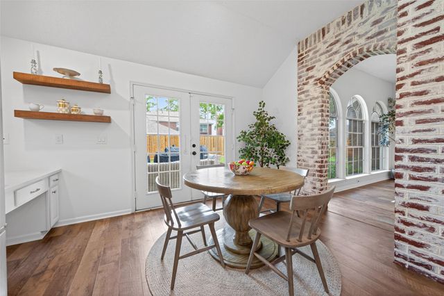 819 Maplewood Falls Court, Houston, TX 77062