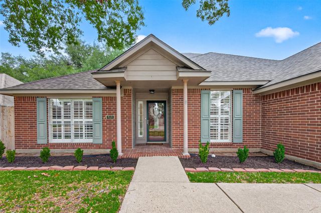 819 Maplewood Falls Court, Houston, TX 77062