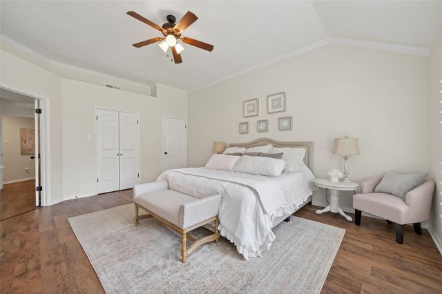 819 Maplewood Falls Court, Houston, TX 77062