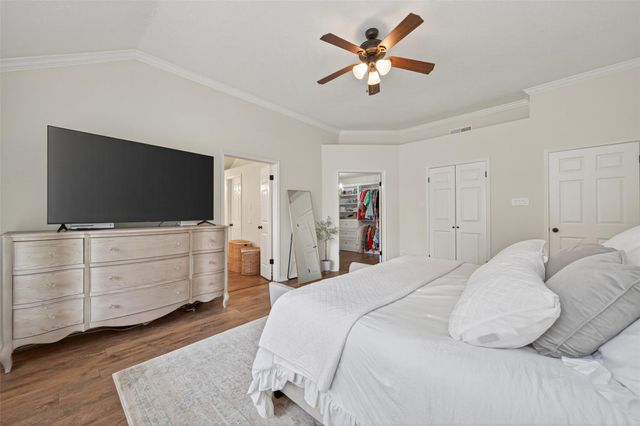 819 Maplewood Falls Court, Houston, TX 77062