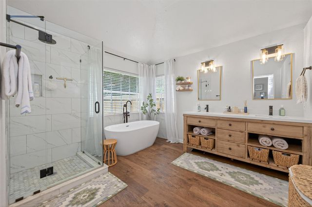 819 Maplewood Falls Court, Houston, TX 77062
