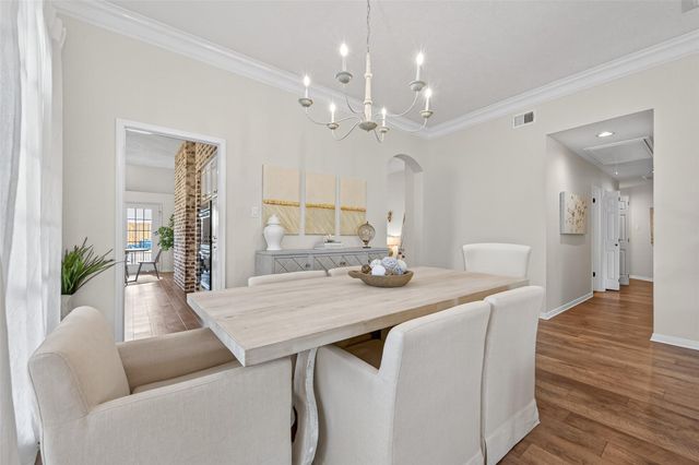 819 Maplewood Falls Court, Houston, TX 77062