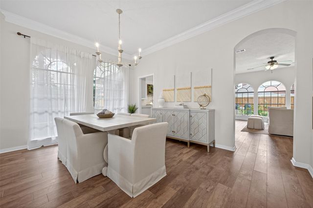 819 Maplewood Falls Court, Houston, TX 77062