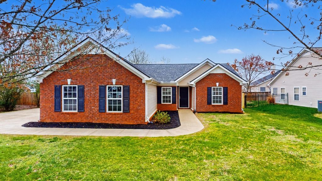 4002 Strata Dr, Spring Hill, TN 37174