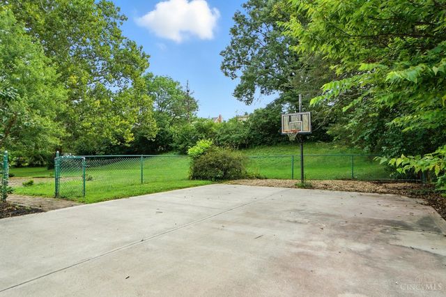 1398 Colonial Drive, Green Twp, OH 45238