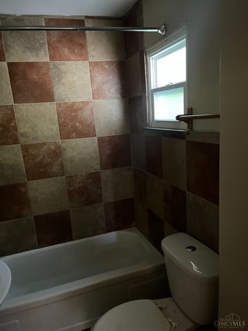 1929 Dana Avenue, Cincinnati, OH 45207