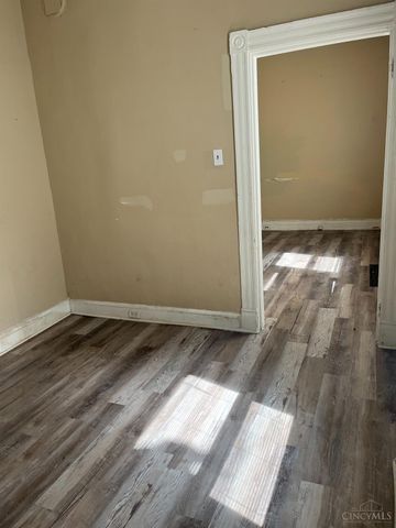 1929 Dana Avenue, Cincinnati, OH 45207