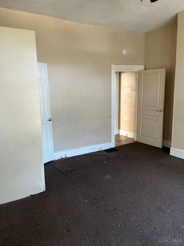1929 Dana Avenue, Cincinnati, OH 45207