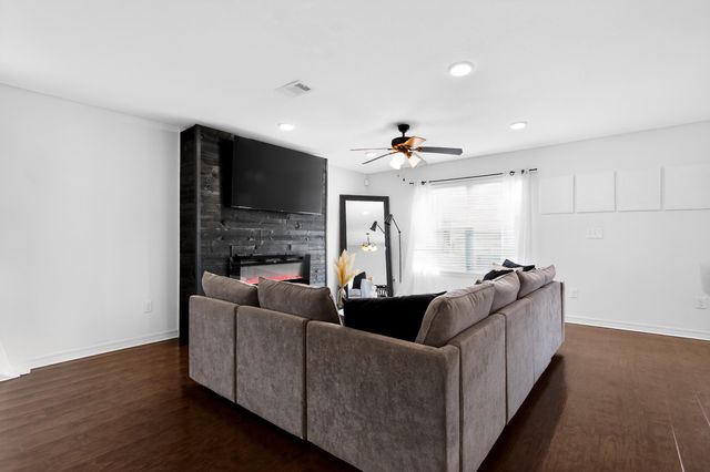 507 Eisenhower Drive, Crestview, FL 32539