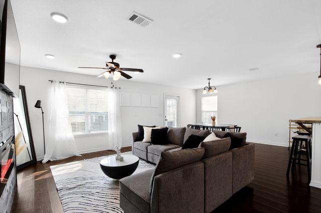 507 Eisenhower Drive, Crestview, FL 32539