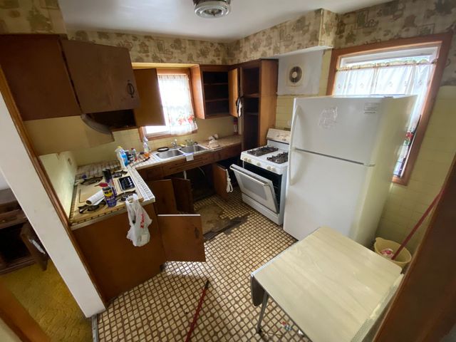 10508 S Forest Avenue, Chicago, IL 60628