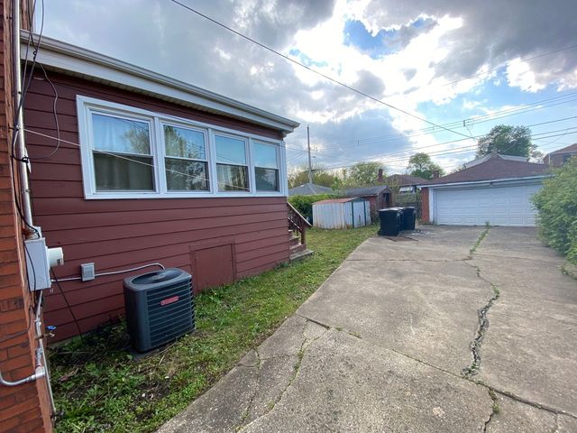 10508 S Forest Avenue, Chicago, IL 60628