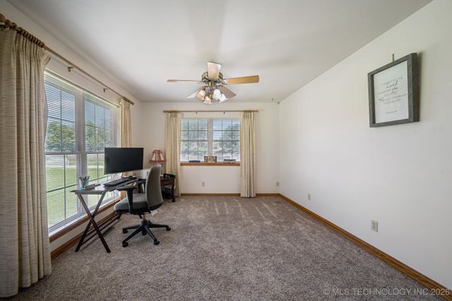 2207 Fieldstone Court, Okmulgee, OK 74447