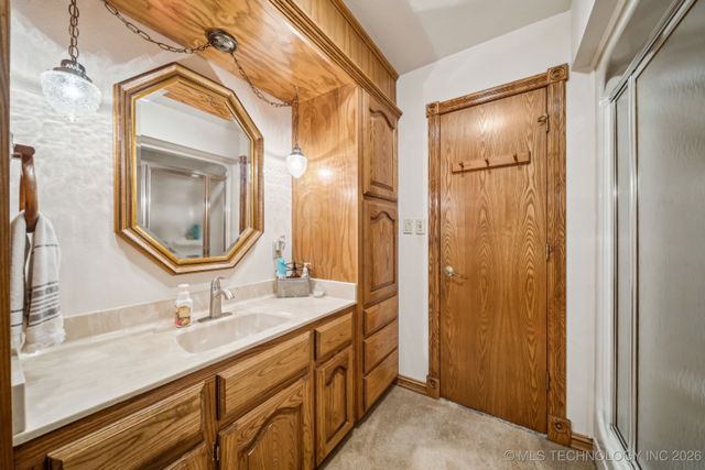 2207 Fieldstone Court, Okmulgee, OK 74447