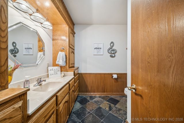 2207 Fieldstone Court, Okmulgee, OK 74447