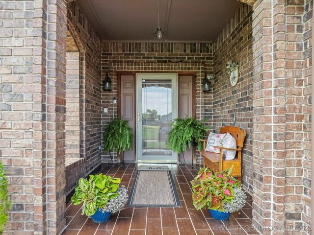 2207 Fieldstone Court, Okmulgee, OK 74447