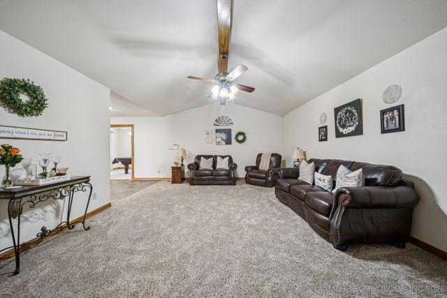 2207 Fieldstone Court, Okmulgee, OK 74447