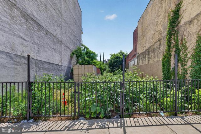1640 RIDGE AVE, Philadelphia, PA 19130