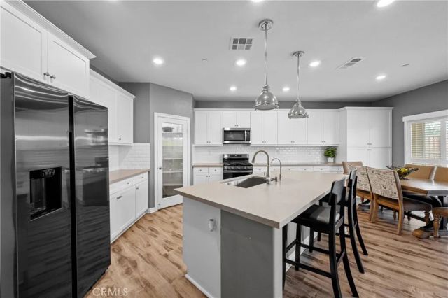 9236 Rainsong Avenue, Hesperia, CA 92344