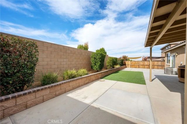 9236 Rainsong Avenue, Hesperia, CA 92344
