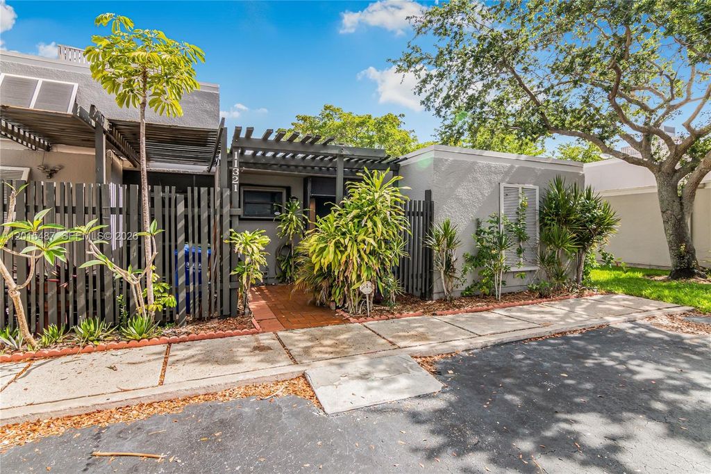 11321 NW 16TH COURT, Pembroke Pines, FL 33026