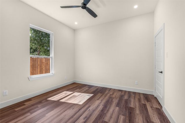 3021 Avenue J, Fort Worth, TX 76105