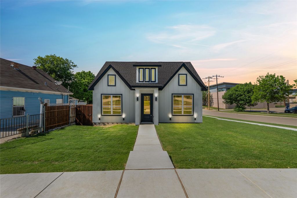 3021 Avenue J, Fort Worth, TX 76105
