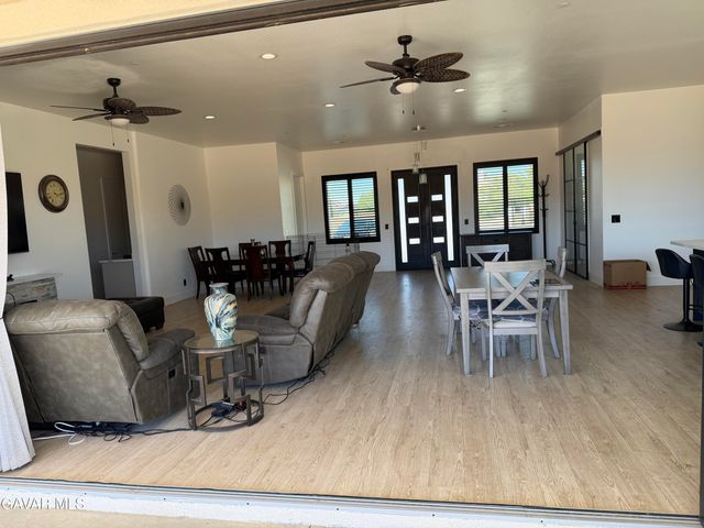 3711 W Avenue M 11, Lancaster, CA 93536