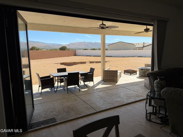 3711 W Avenue M 11, Lancaster, CA 93536