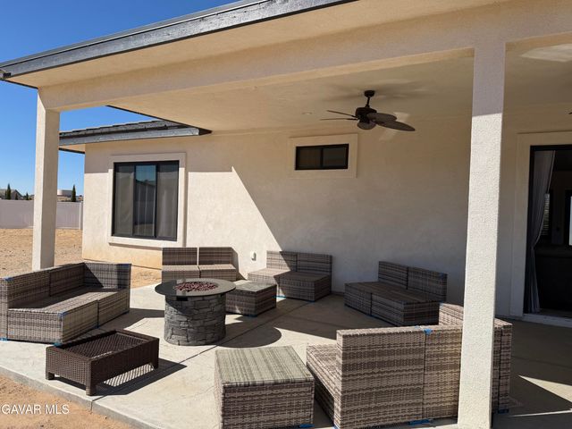3711 W Avenue M 11, Lancaster, CA 93536