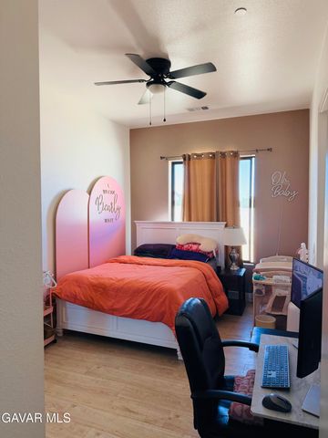 3711 W Avenue M 11, Lancaster, CA 93536