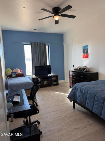 3711 W Avenue M 11, Lancaster, CA 93536
