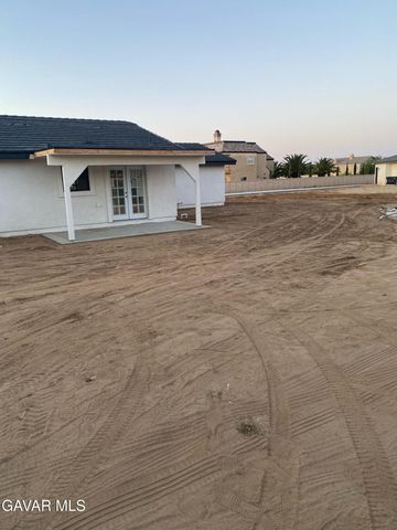3711 W Avenue M 11, Lancaster, CA 93536