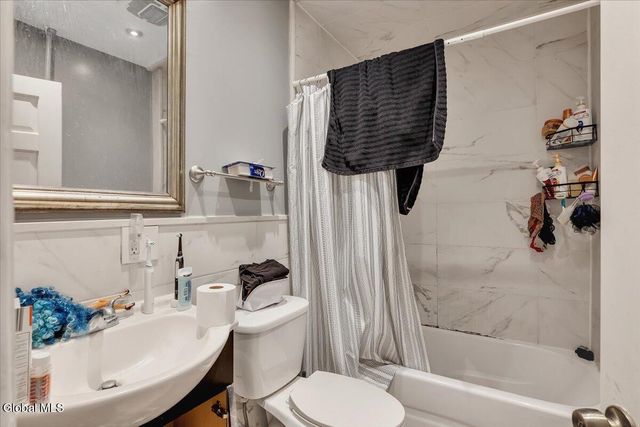 2418 Campbell Avenue, Schenectady, NY 12306