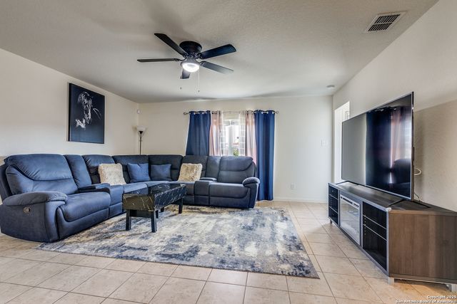 12255 Stratsburg, San Antonio, TX 78252