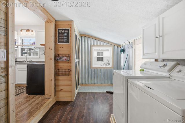 146 E Summit Street, Chelsea, MI 48118