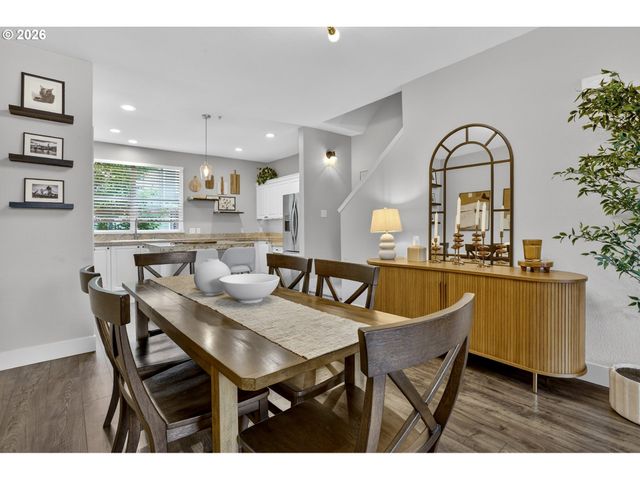1827 Se CUTTER Ln, Vancouver, WA 98661