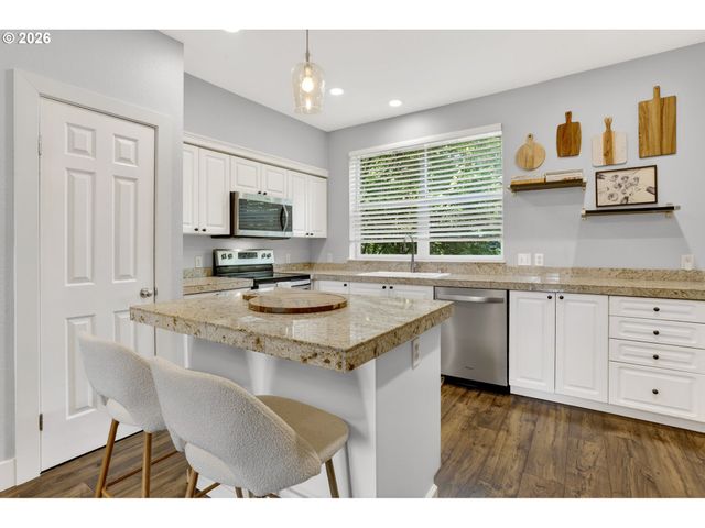 1827 Se CUTTER Ln, Vancouver, WA 98661