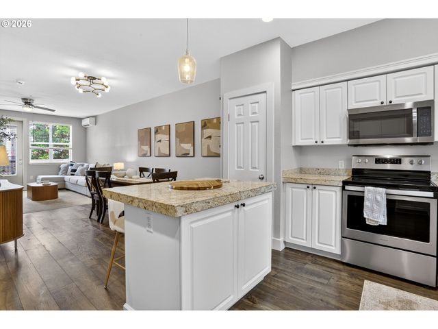 1827 Se CUTTER Ln, Vancouver, WA 98661