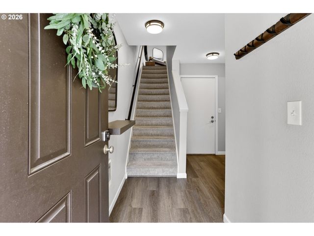 1827 Se CUTTER Ln, Vancouver, WA 98661