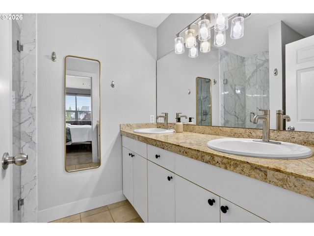 1827 Se CUTTER Ln, Vancouver, WA 98661