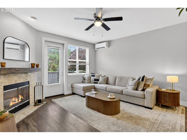 1827 Se CUTTER Ln, Vancouver, WA 98661