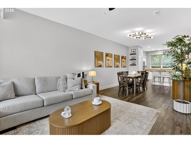 1827 Se CUTTER Ln, Vancouver, WA 98661