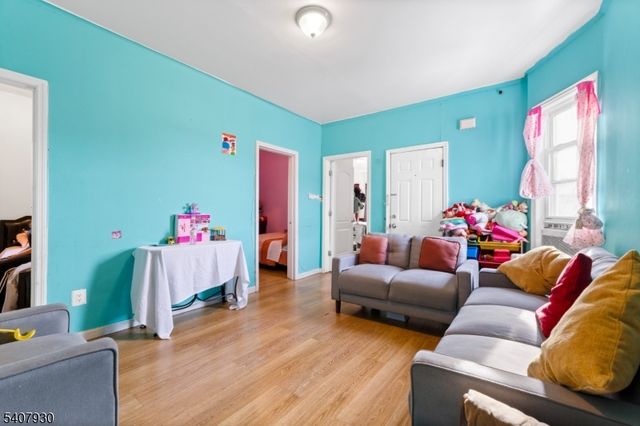183 Walnut St, Paterson City, NJ 07522