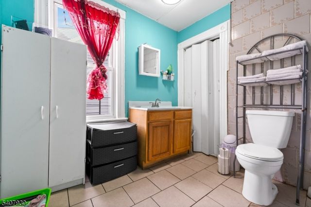 183 Walnut St, Paterson City, NJ 07522